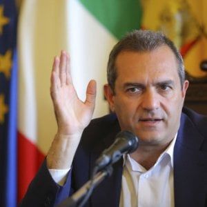 Napoli, de Magistris: "Una moneta aggiuntiva all'euro". L'opposizione: "Ridicolo"