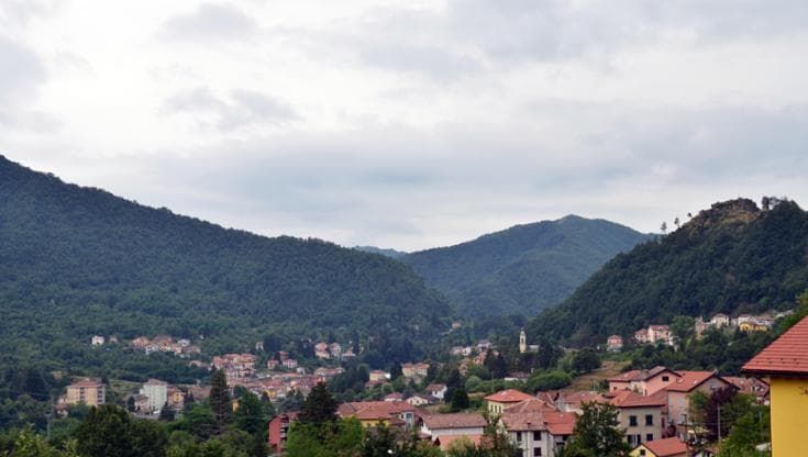 Montoggio, la donna accoltellata dall’ex compagno salvata dalla vicina. Panzica resta in carcere
