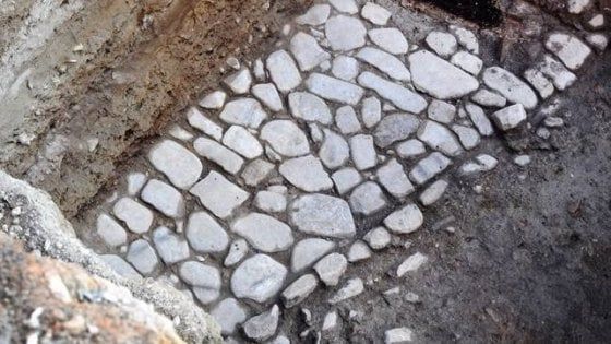 Reggio, durante lavori emerge un tratto dell'antica via Emilia