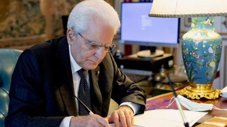 Mattarella firma la riforma, il Melonellum diventa legge: ultima parola alla Consulta