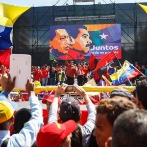 Venezuela, Maduro rinvia il voto per convincere una parte dell'opposizione a partecipare