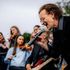 U2, la nuova era riparte dalle origini: il live tra i ragazzi della scuola dove tutto ebbe inizio