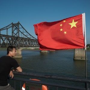 Pechino blocca le importazioni dalla Corea del Nord: stop a minerali e molluschi