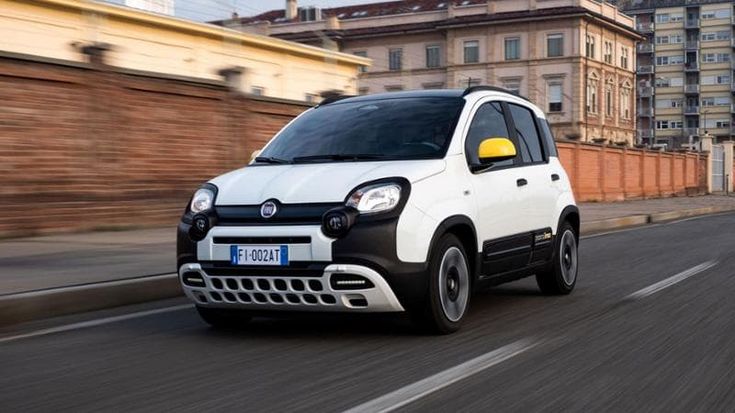 Le 10 auto più vendute nel 2025: la regina resta la Panda, sul podio Dacia Sandero e Jeep Avenger