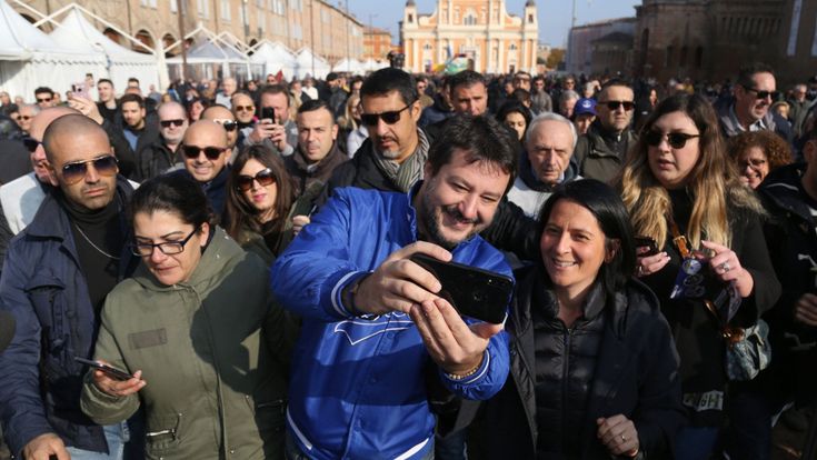 “Siamo leghisti ma sempre antifascisti”. Il grido del popolo di Salvini in Emilia