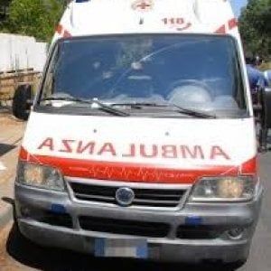 Cuneo, grave 23 enne travolto da una rotoballa in un agriturismo