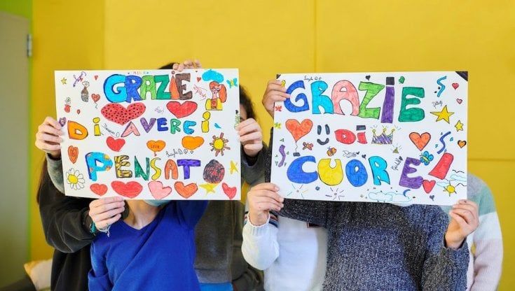 Tanti colori e aria di casa: così nasce a Milano lo "Spazio incontro" per riunire le famiglie dei bambini in difficoltà