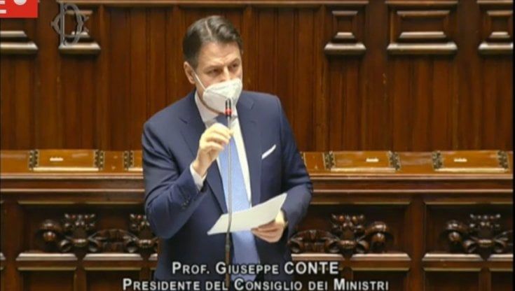 Crisi di governo, Conte alla Camera: quasi un'ora di discorso e 14 applausi. Ecco tutti i passaggi chiave
