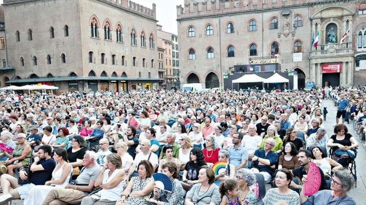 Repubblica delle Idee: “Il mondo si può curare”. L’abbraccio di Bologna