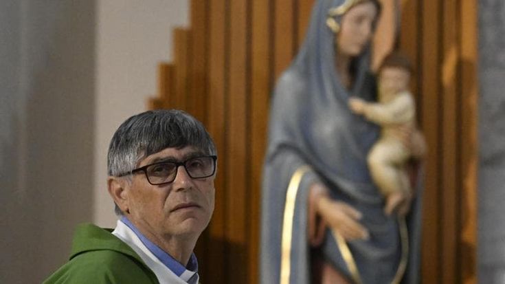 Don Patriciello all'Antimafia: “Io in croce per gli sgomberi a Caivano. Ma la chiesa non era chiusa”