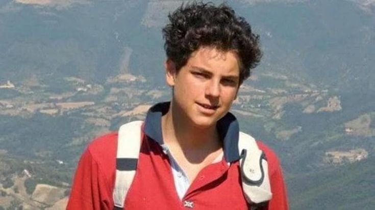 Il vescovo di Assisi denuncia: “Alcune reliquie del beato Carlo Acutis messe all'asta sul web”