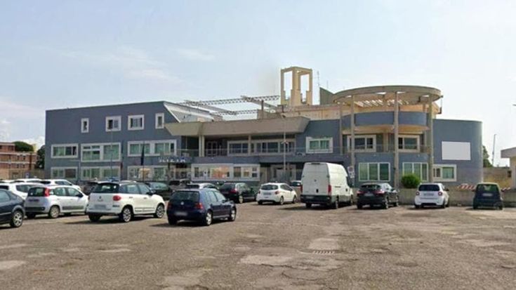 “Non sapevo fosse morto, sennò gli sfilavo il Rolex”. Le frasi dei poliziotti arrestati ad Anzio