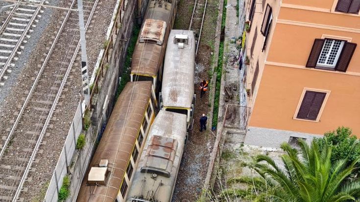 Termini-Centocelle, il semaforo è rosso: incidente tra due treni