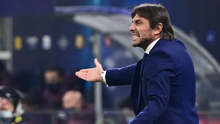 Inter, Conte: "Lo svantaggio e il rosso a Vidal ci hanno tagliato le gambe"
