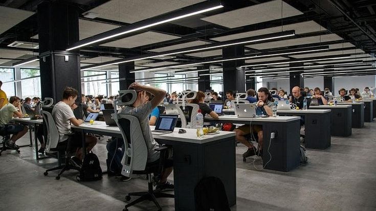 Mobilità e "soft skill" accelerano la carriera degli italiani