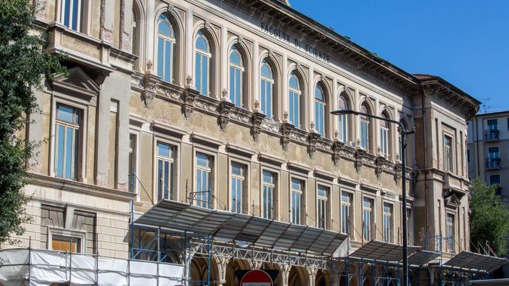 Caso Gismondo, la Statale di Milano si dissocia: "Basta, si parli solo con dati scientifici"