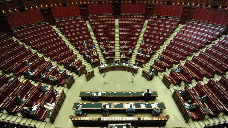 Il Parlamento depotenziato 