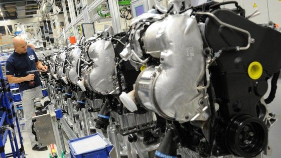 L'auto tradisce la locomotiva tedesca. Ora la Germania &egrave; a rischio recessione