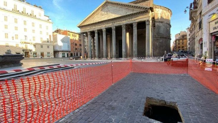 Quel mistero svelato dalle buche: c'è un Pantheon sotto al Pantheon