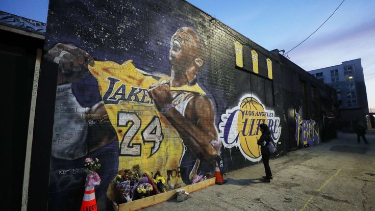 Kobe Bryant torna a casa, l'ultimo abbraccio nel palazzo del re