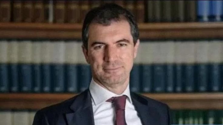 Consulta, prima fumata nera per l’elezione del nuovo giudice. Meloni promette la poltrona al padre del premierato