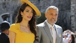 Royal Wedding: "Clooney... chi?", George e Amal bloccati dalla sicurezza del super party