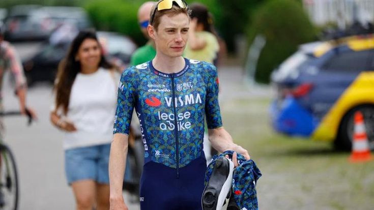 Tour de France, la Visma avrà un van ipertecnologico per seguire i corridori. Ma l’Uci potrebbe vietarlo