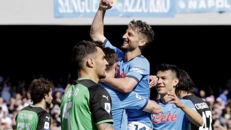 Napoli-Sassuolo 6-1: azzurri a valanga ma contestati dai tifosi