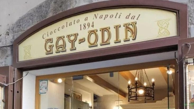 Gay-Odin riapre in via Chiaia. La storica bottega del cioccolato torna dopo un meticoloso restauro