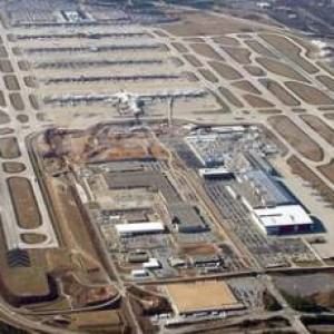 Usa, falso allarme bomba su due aerei di linea: jet li scortano a terra