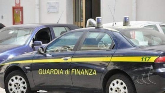 Foggia, il fortino del crimine nell'ex caserma: 7 arresti. E il Comune pagava le bollette