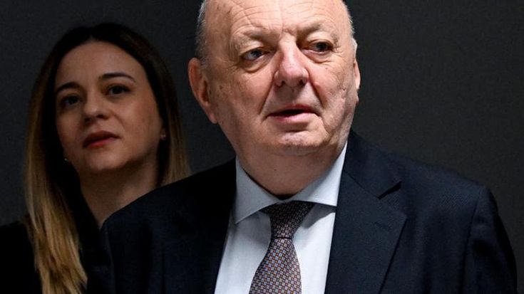 Pichetto studia l’aumento dello smartworking contro il caro-energia. Ma al suo ministero lo tagliano