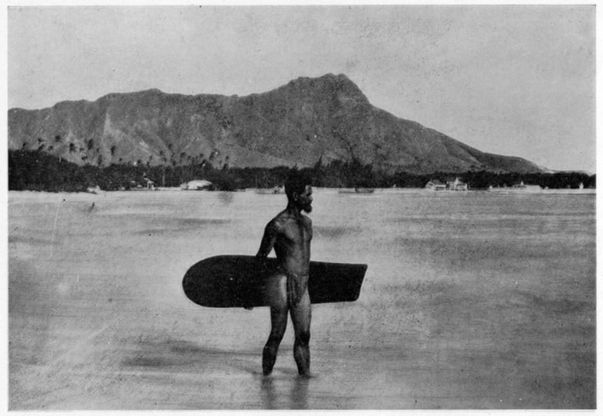 Quando i nonni cavalcavano le onde: un secolo di storia del surf