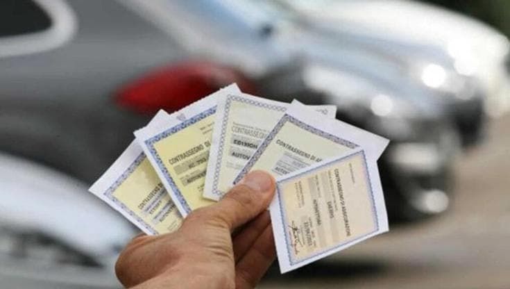 Polizza non autentica, agente assicurativo intasca premi al posto del cliente: indagato per truffa