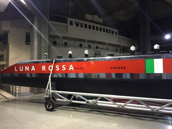 Milano, Luna Rossa viaggia di notte fino al museo