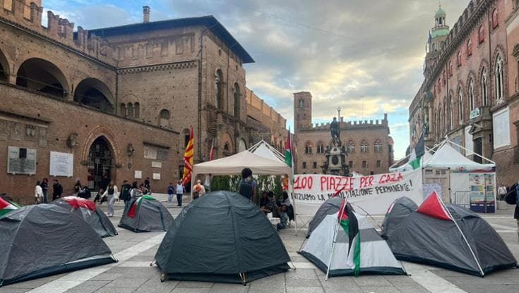 Più tende per la Palestina in piazza a Bologna. Per i blocchi stradali in arrivo nuove denunce