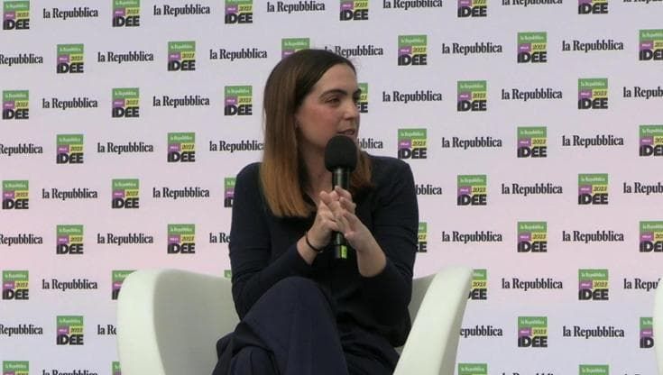 Repubblica delle Idee 2023, la sindaca di Budrio: "Basta giochini di palazzo, che fastidio le occhiate tra Meloni e Salvini"