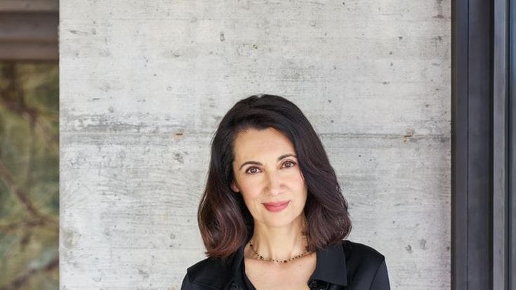 La letteratura rosa non esiste, la sorellanza delle donne sì