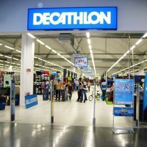 Nudo da Decathlon spiava i camerini delle signore: denunciato