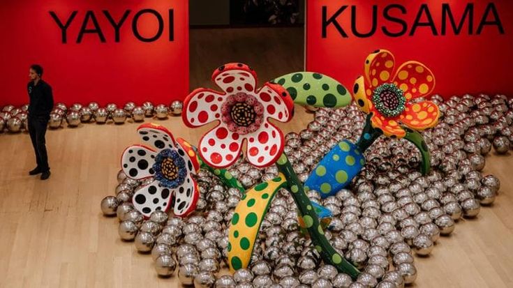 La vertigine dell’infinito, ad Amsterdam la mostra testamento di Yayoi Kusama