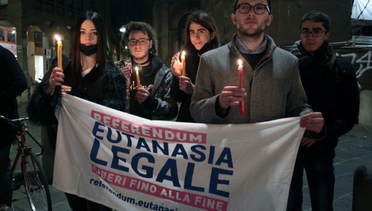 Eutanasia, no della Consulta: "Il referendum non tutela la vita"