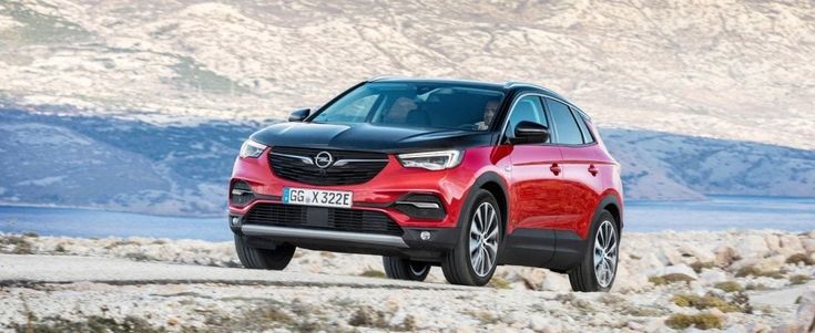 Opel Grandland, tocca alla ibrida: definiti i listini di commercializzazione