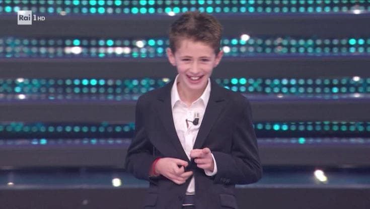 Sanremo, l'undicenne Samuele Parodi sa tutto delle passate edizioni. Conti: "Basta, conduci te"