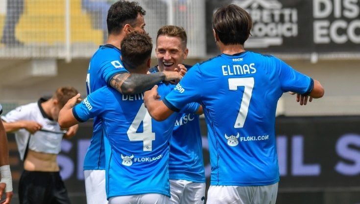 Spezia-Napoli 0-3: follia ultrà, poi la festa per l'ultima di Insigne