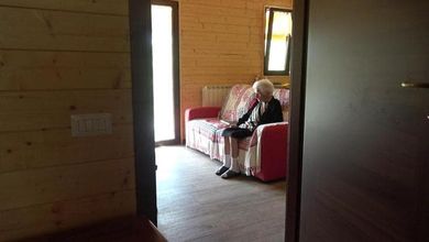 Terremoto, Nonna Peppina rientra nella sua casa di Fiastra dopo 11 mesi dallo sfratto