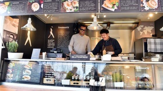 Milano, al via la gara per 50 food truck in centro: dovranno essere green e vendere made in Italy