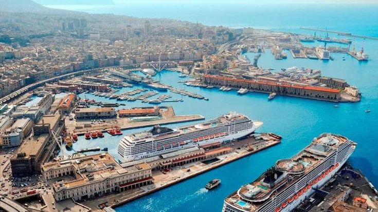 Porto di Genova, doppio record storico per crociere e traghetti