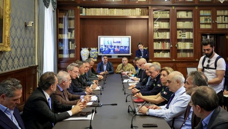 Napoli, festa scudetto. Il prefetto: "Centinaia di migliaia in strada, centro pedonalizzato". De Laurentiis: "Sfilata bus con calciatori? La festa sarà al Maradona"