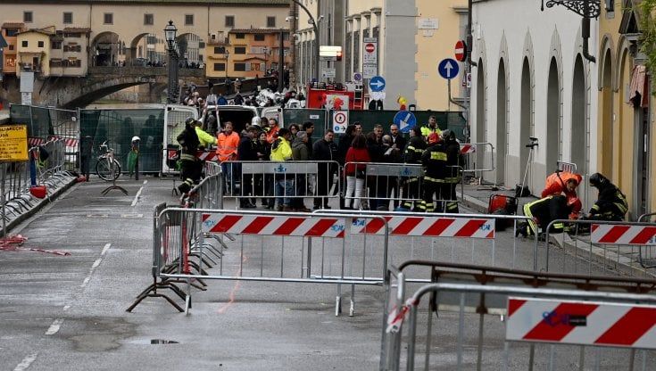Firenze, dopo il crollo riapre lungarno Diaz