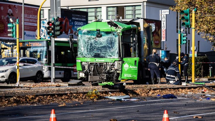 Frenate e scontri, così a Milano deraglia il mito dei mezzi pubblici